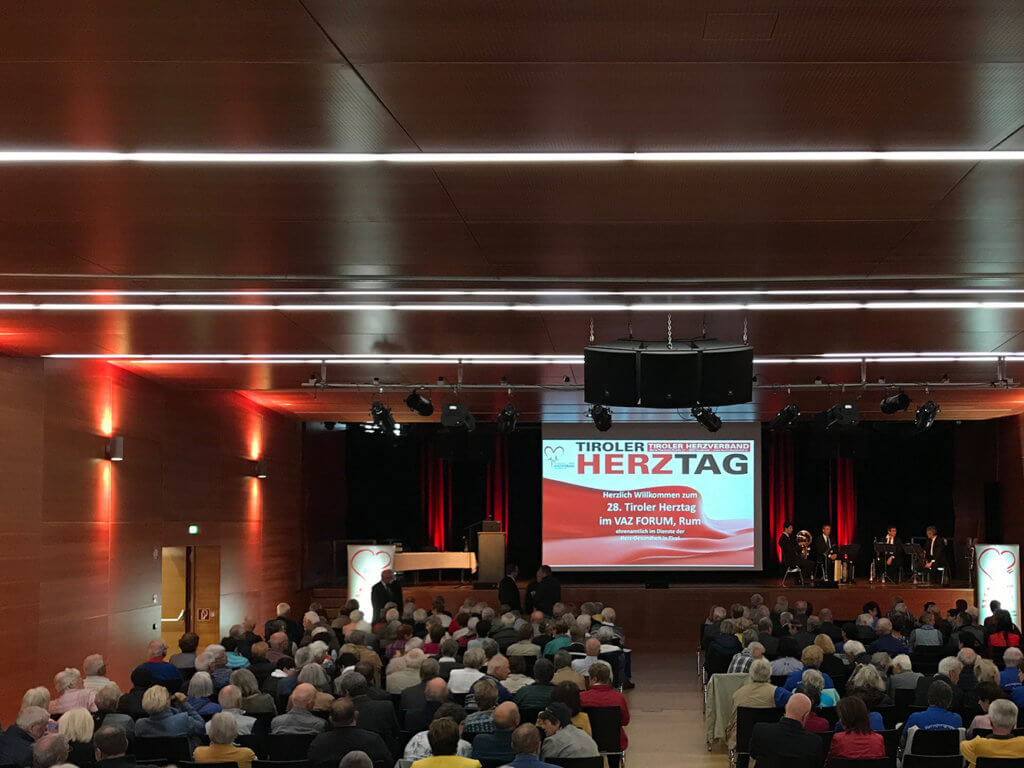 Ein Teil des besetzten Saales
